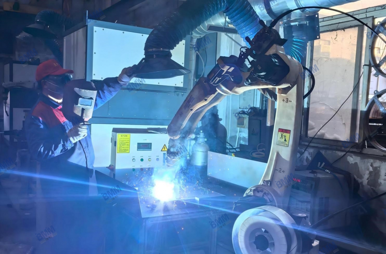 機(jī)器人焊接 2025-12-23-1